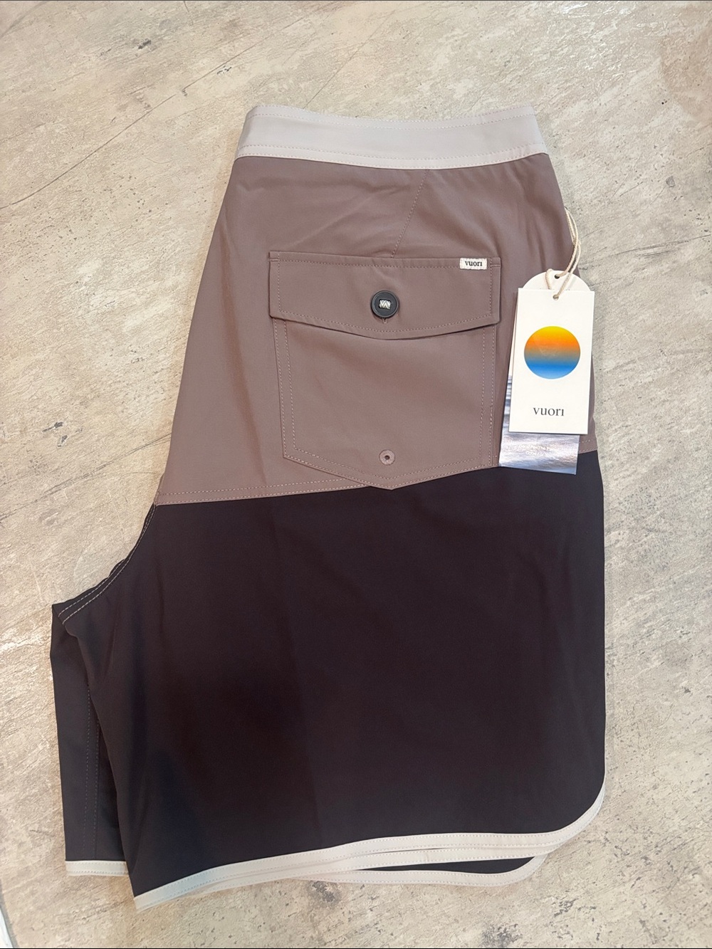 Vuori Two-Tone Athletic Skirt in Taupe and Black with Pocket